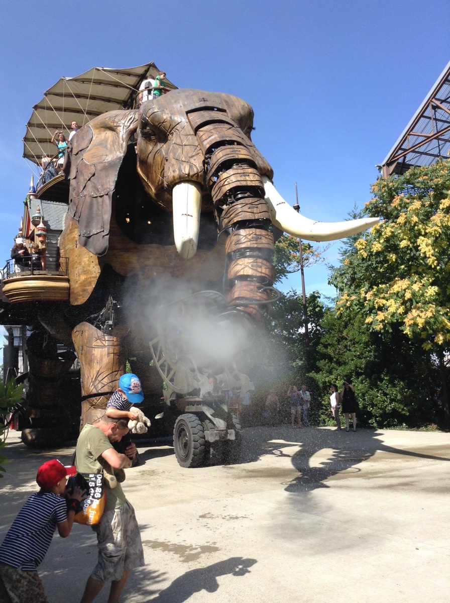 בהשראת ספריו של ז׳ול ורן, צרפת